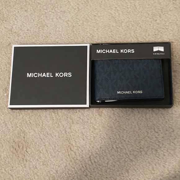 Michael Kors Slim Billfold Logo Wallet - Picture 1 of 5